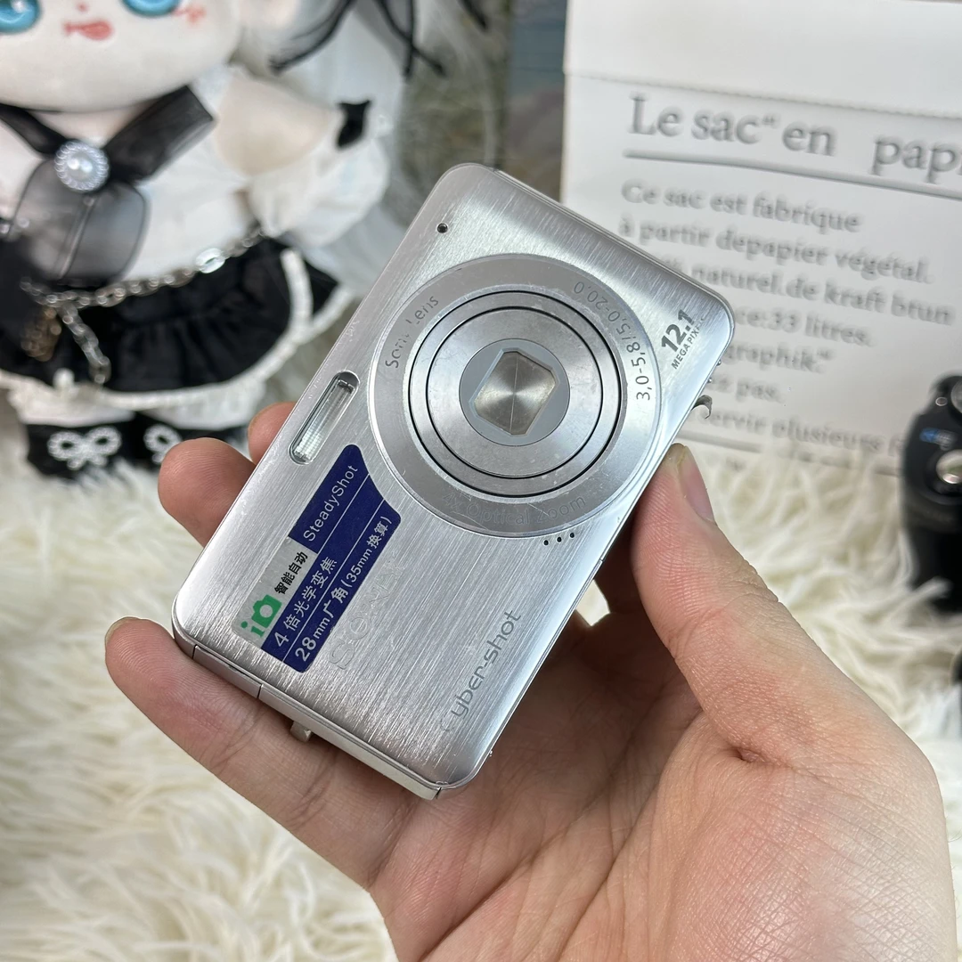 9新 Sony/索尼 索尼w310隐银色色彩感好1200万像素带配件