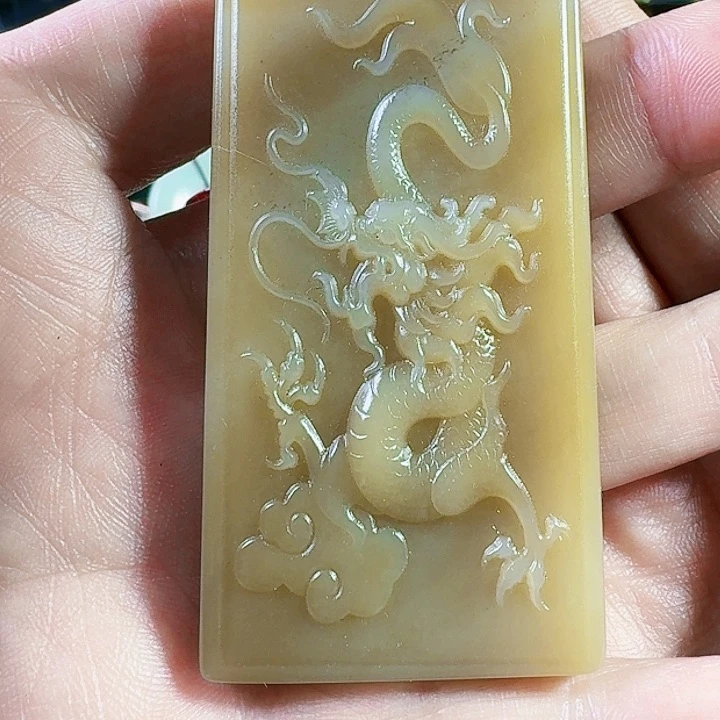 和田玉（糖玉）颈饰未镶嵌