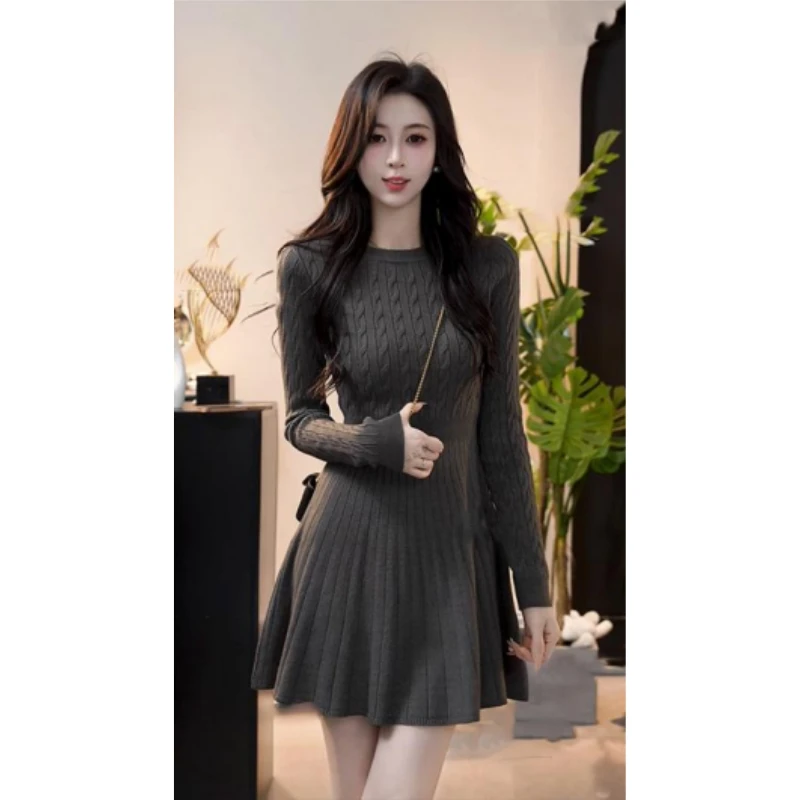 法式复古气质麻花针织连衣裙女春秋修身显瘦荷叶打底小个子短裙