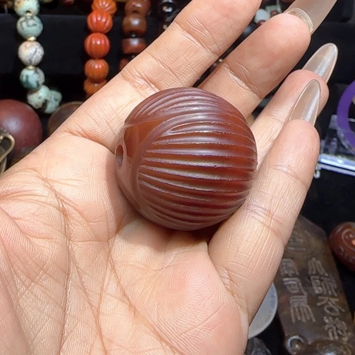 陈***调玛瑙/玉髓颈饰未镶嵌