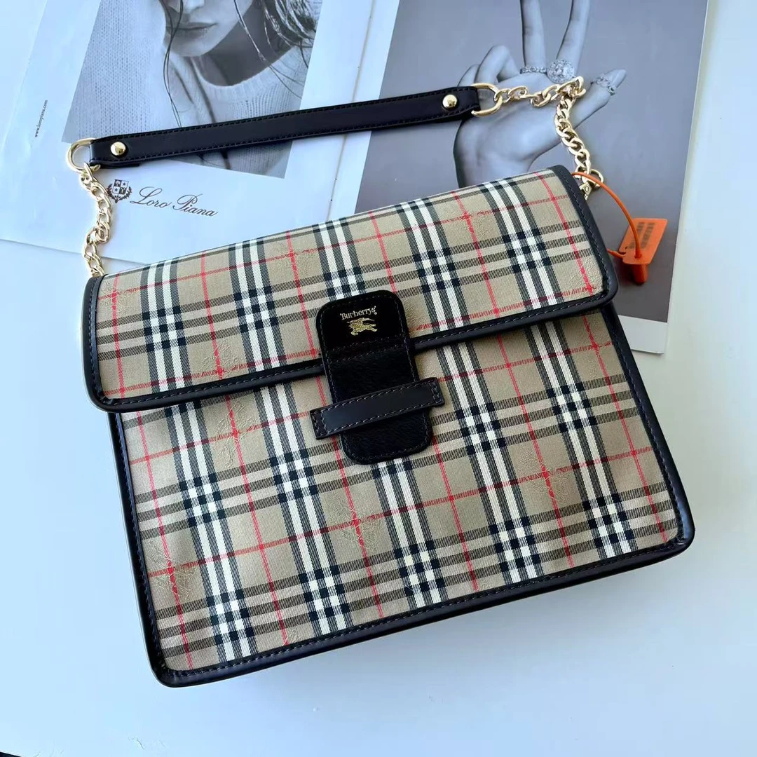 95新 BURBERRY/博柏利 XM/经典战马格纹翻盖邮差包/JJ04228815/换