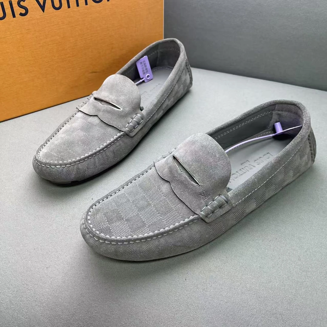 未使用 LouisVuitton/路易威登 灰色麂皮棋盘格徽标豆豆鞋/42国码