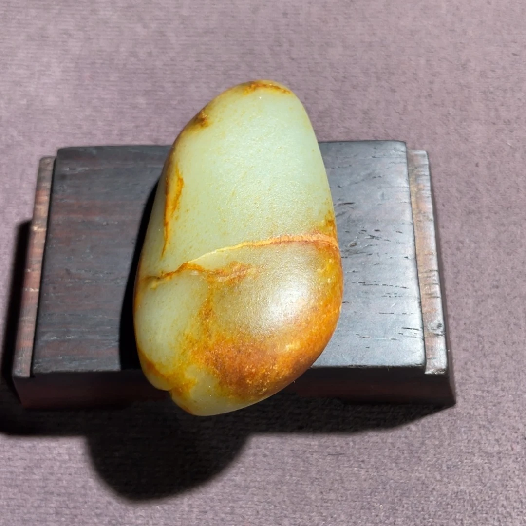 和田玉未镶嵌把件