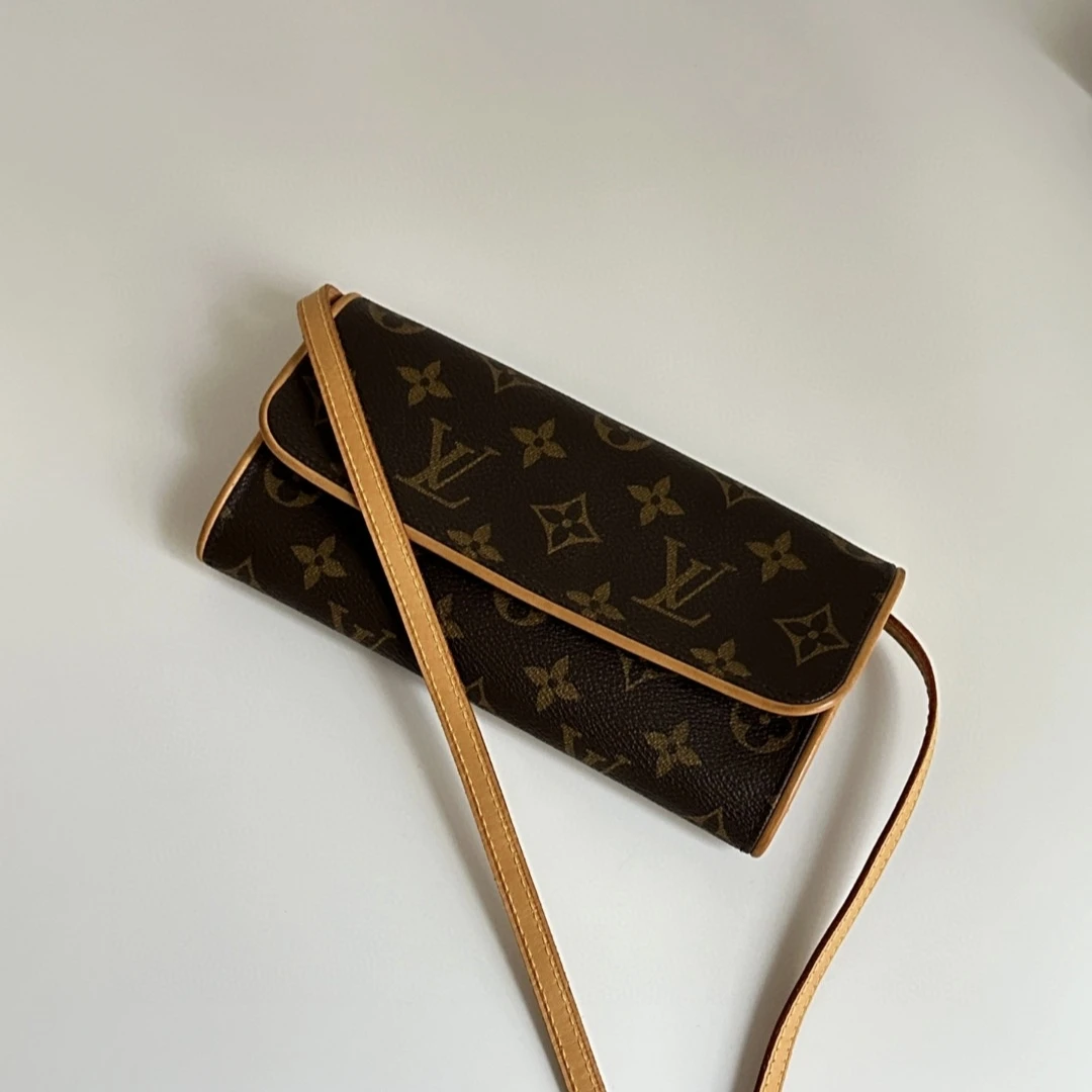 95新 LouisVuitton/路易威登 老花横版信件/斜挎包