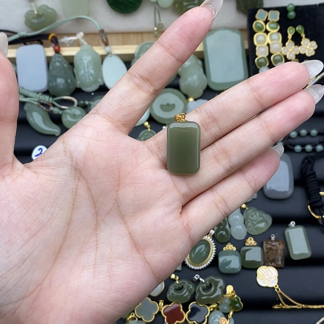 吊坠(赠链)银S925镶嵌和田玉