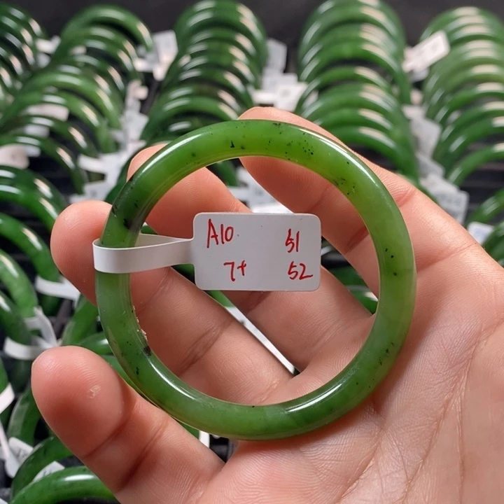 和田玉（碧玉）手镯未镶嵌51+