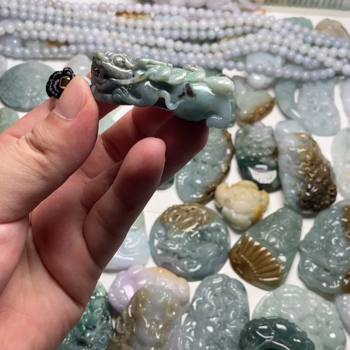 颈饰未镶嵌翡翠貔貅57