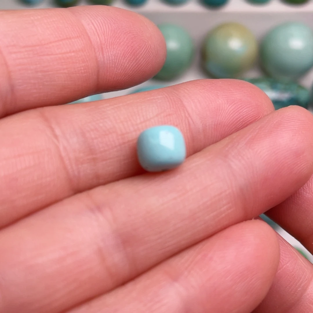 绿松石颈饰未镶嵌