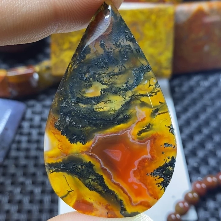 玛瑙/玉髓颈饰未镶嵌南*