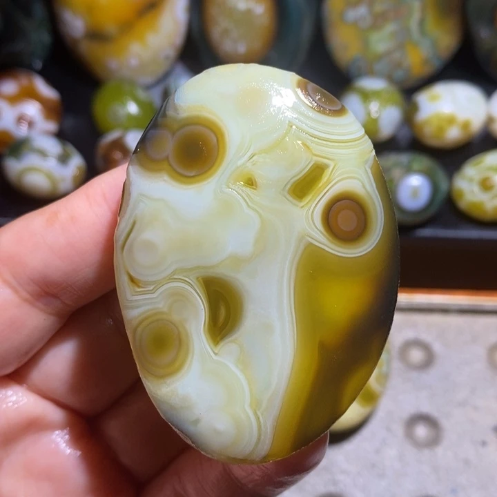 未镶嵌玛瑙/玉髓珠宝半成品70
