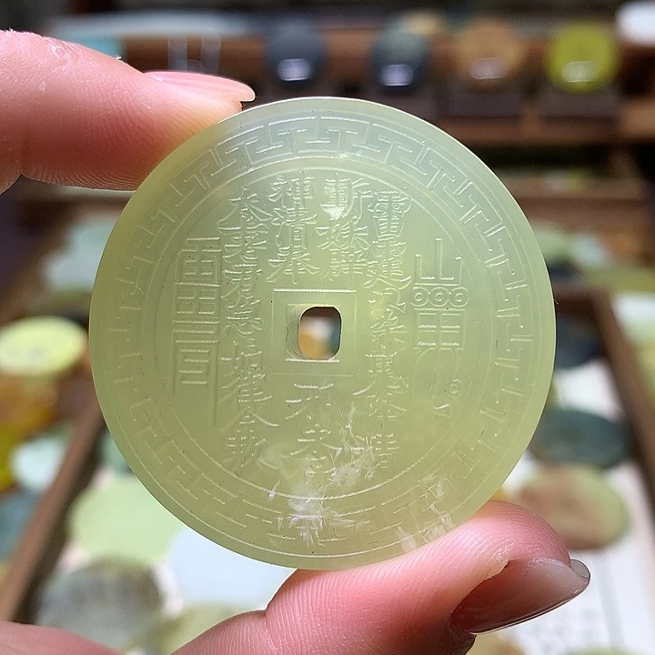 未镶嵌蛇纹石玉颈饰