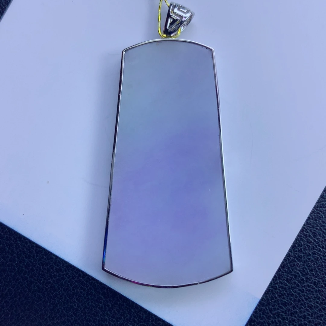 翡翠未镶嵌颈饰无事牌