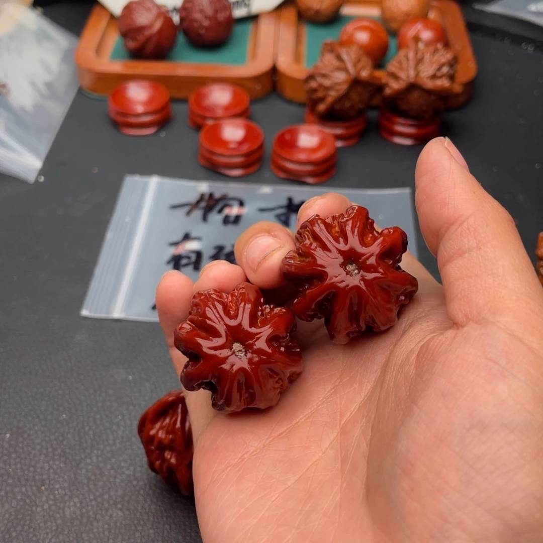 鸿***修把件文玩核桃火焰八棱