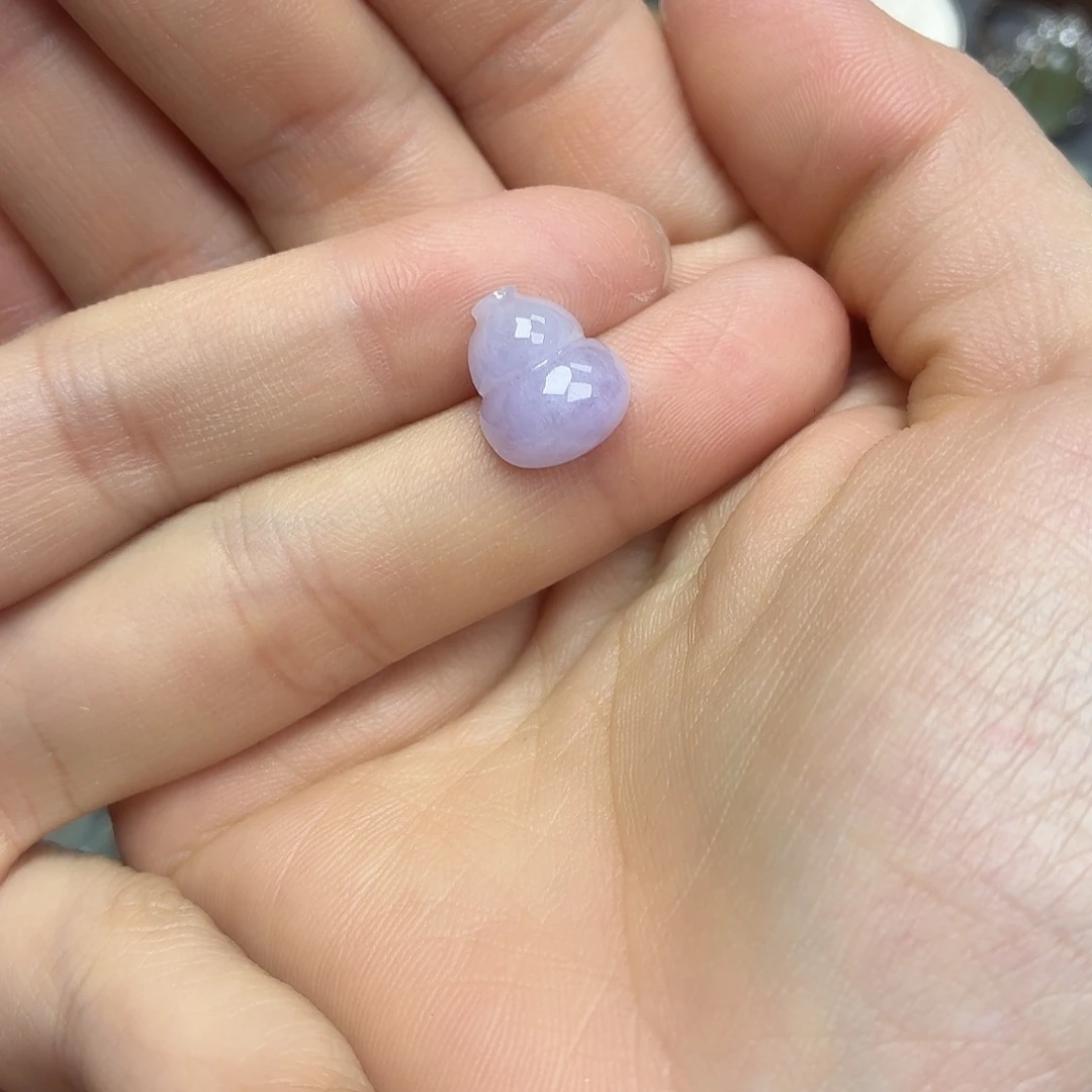 翡翠未镶嵌颈饰紫葫芦