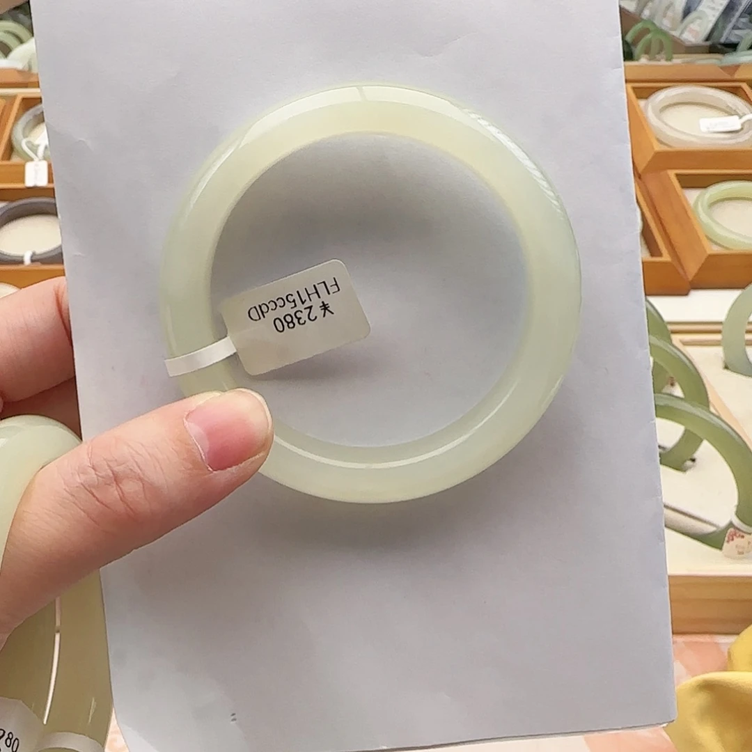 和田玉手镯未镶嵌54