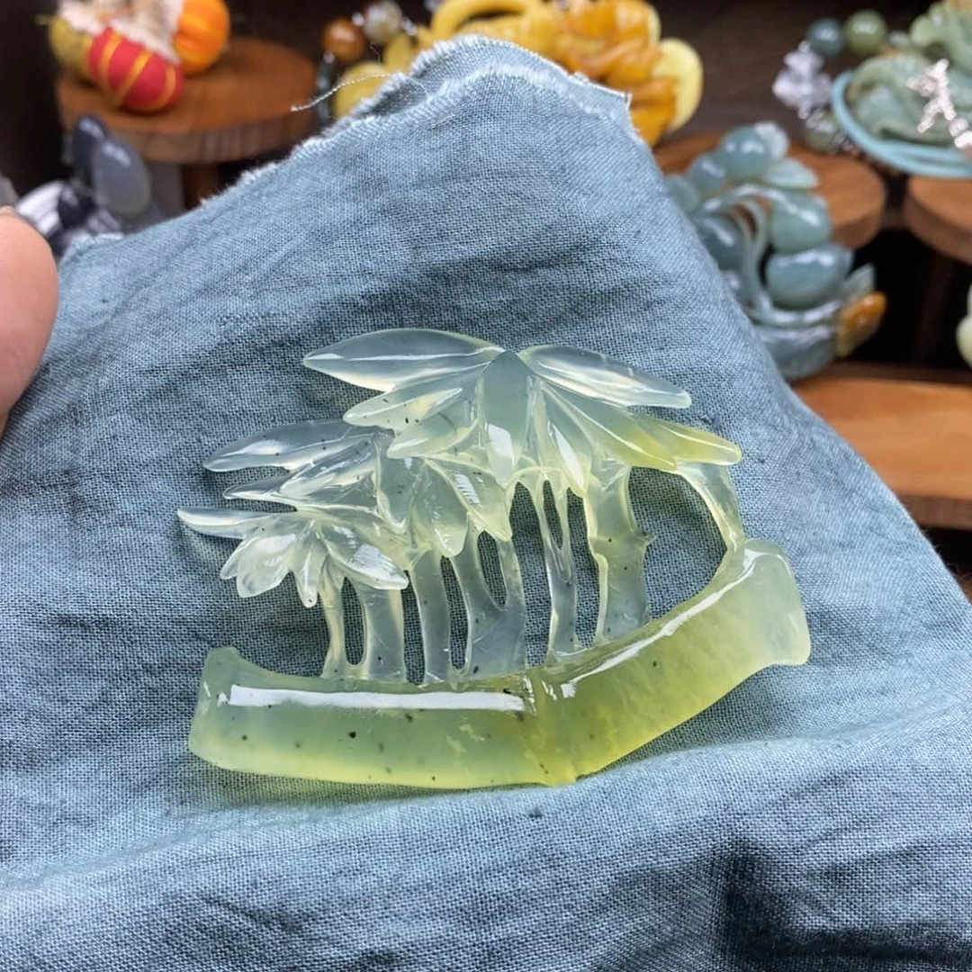 萱***艺岫玉未镶嵌吊坠(赠链)斜挎