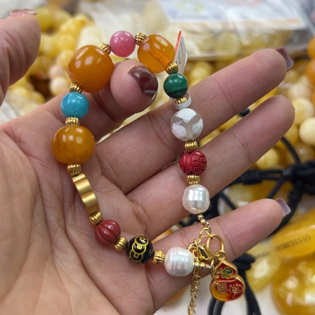 琥珀珠宝奇石未镶嵌