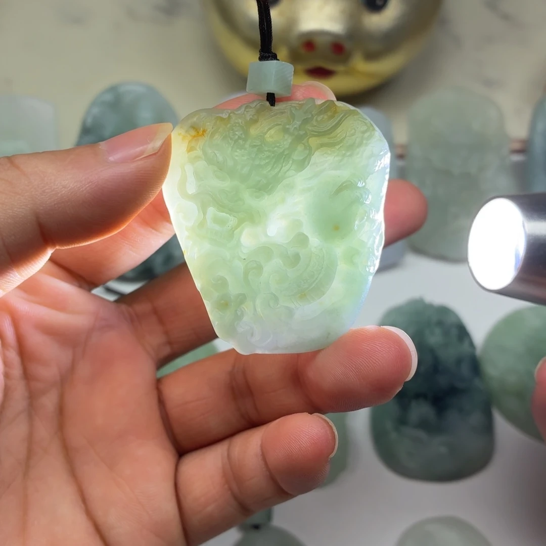 未镶嵌定制翡翠龙牌