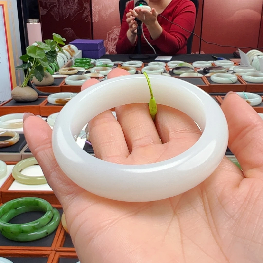 和田玉手镯未镶嵌绝****店