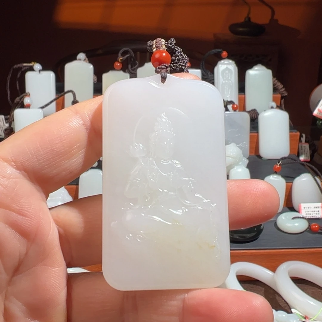 喵***^和田玉未镶嵌颈饰