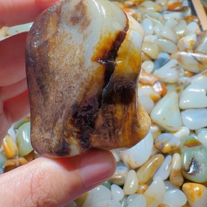 和田玉未镶嵌挂件130克