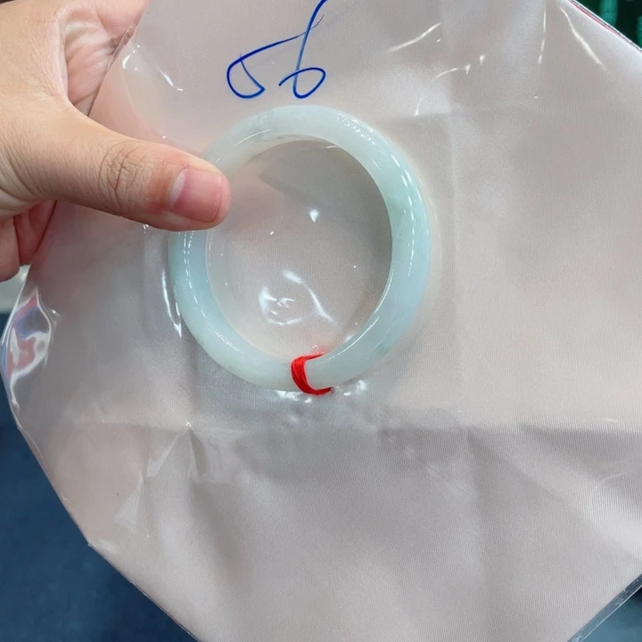 翡翠手镯未镶嵌买断
