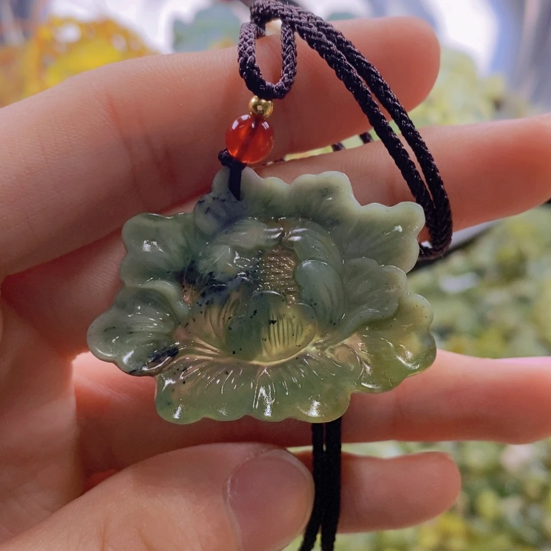 蛇纹石玉吊坠未镶嵌