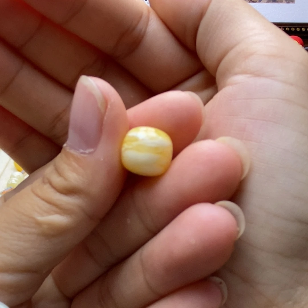小***子琥珀未镶嵌珠宝奇石