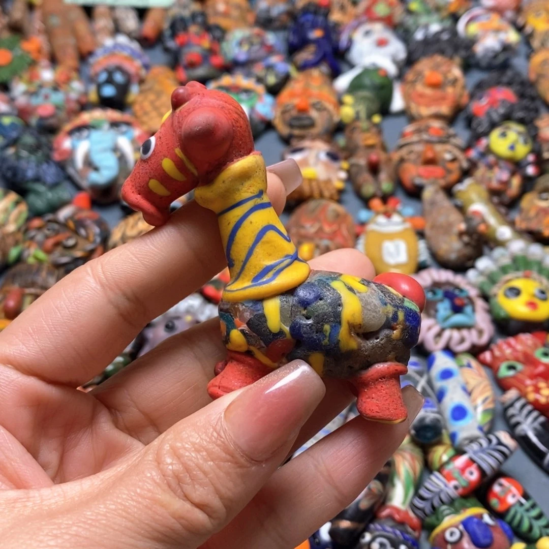 琉璃颈饰印度尼西亚鹿