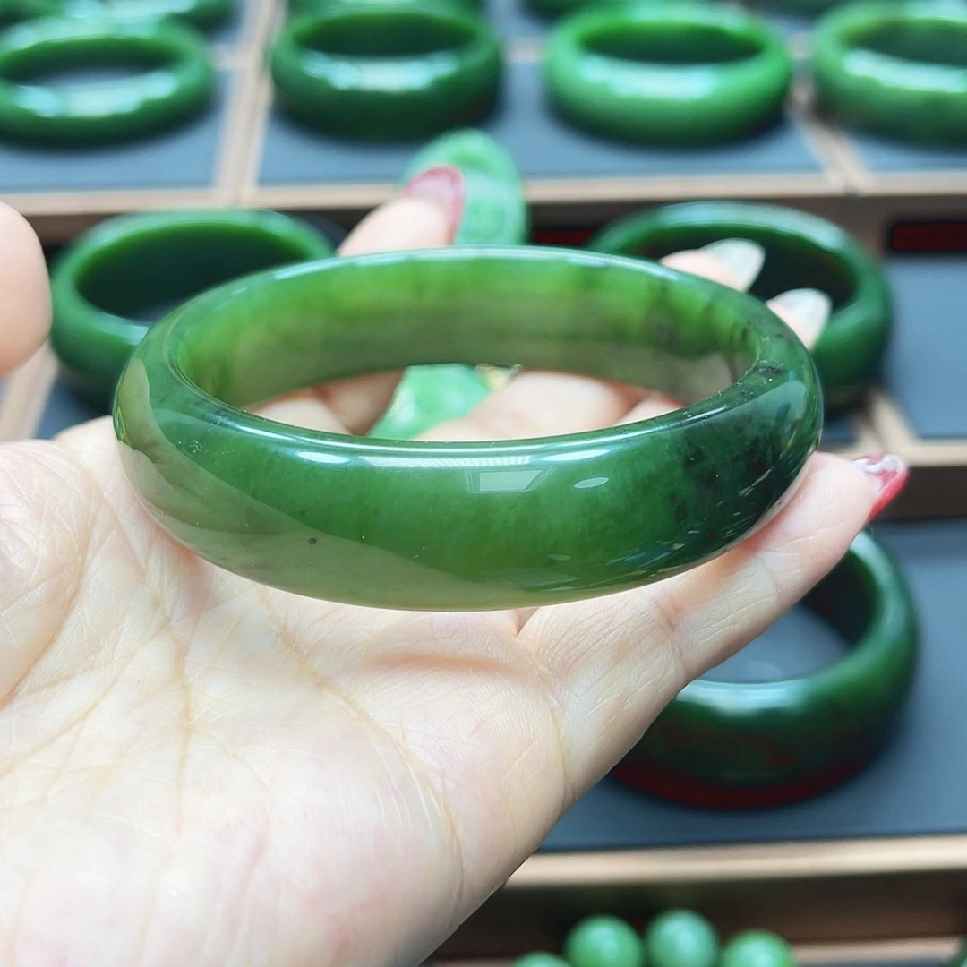 和田玉（碧玉）未镶嵌手镯