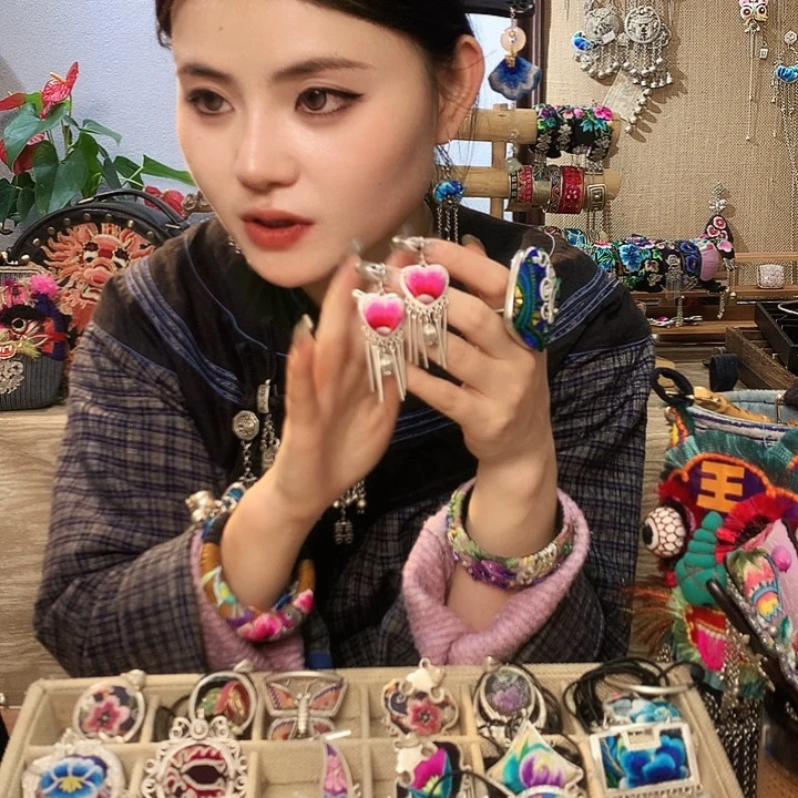 花岗石铁合金耳环