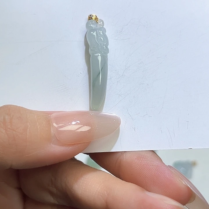 颈饰18K金镶嵌翡翠