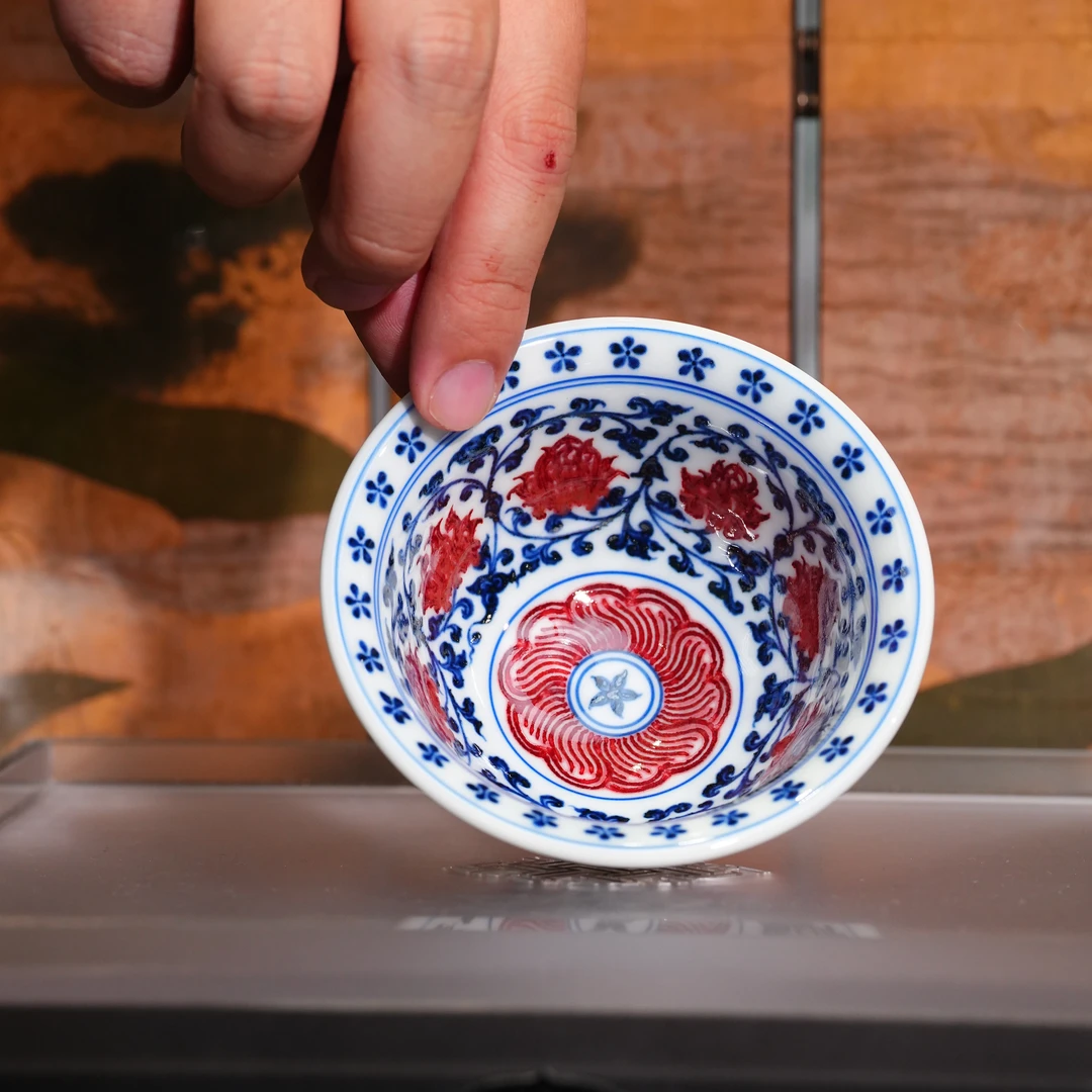 永明尚玩丨内外缠枝红花心压手杯80cc景德镇陶瓷茶具