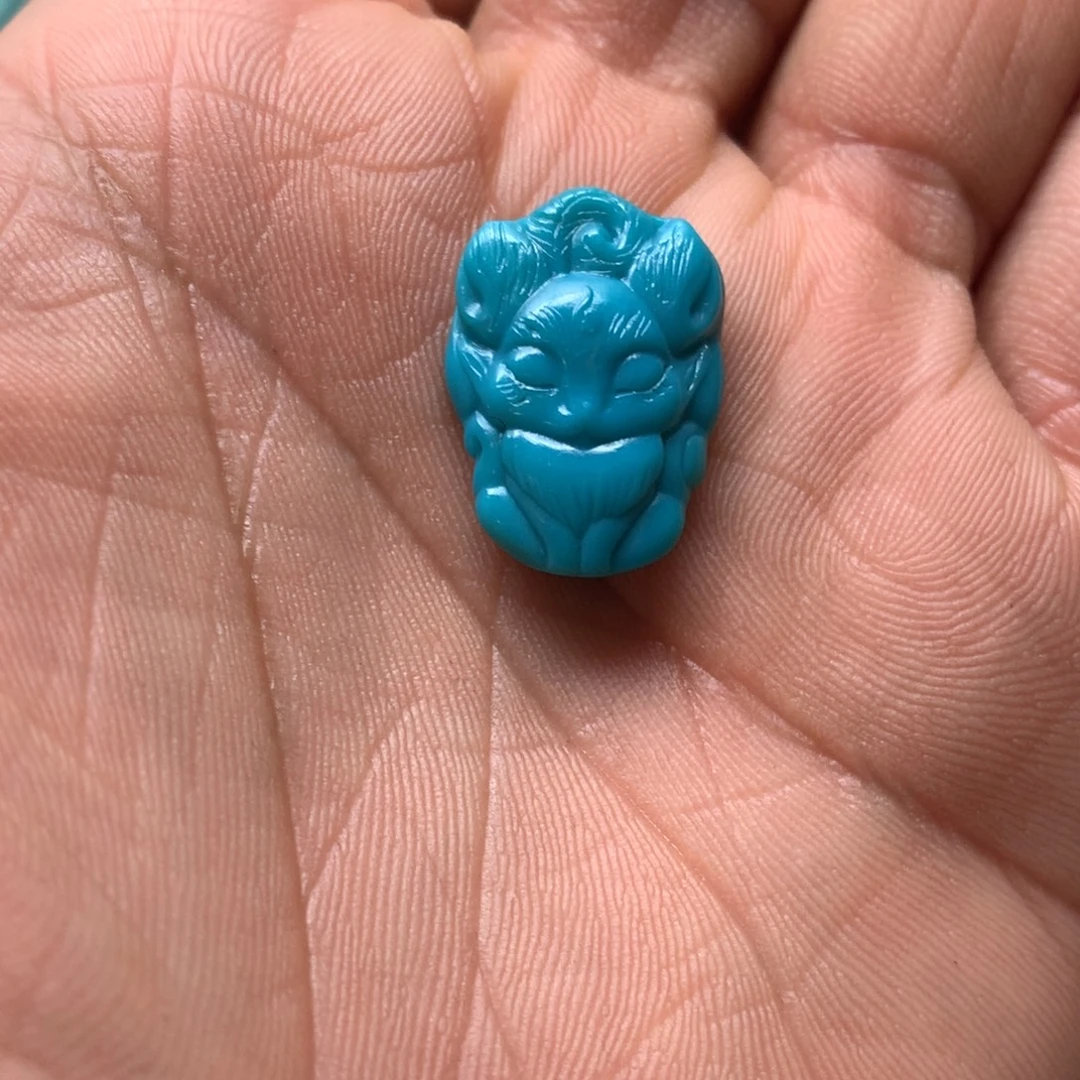 绿松石未镶嵌颈饰