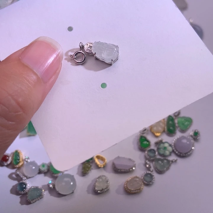 翡翠未镶嵌颈饰111112222