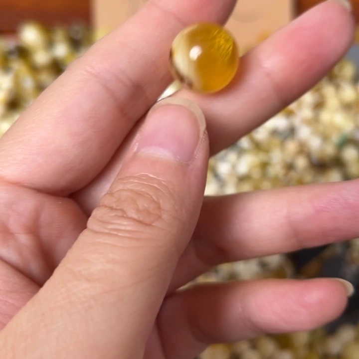 蜜蜡未镶嵌裸石14.2mm一个