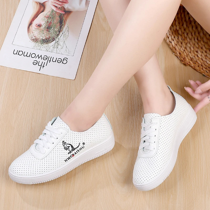 2025新款女士夏季皮面网面很轻很软很透气防滑软底舒适休闲小白鞋