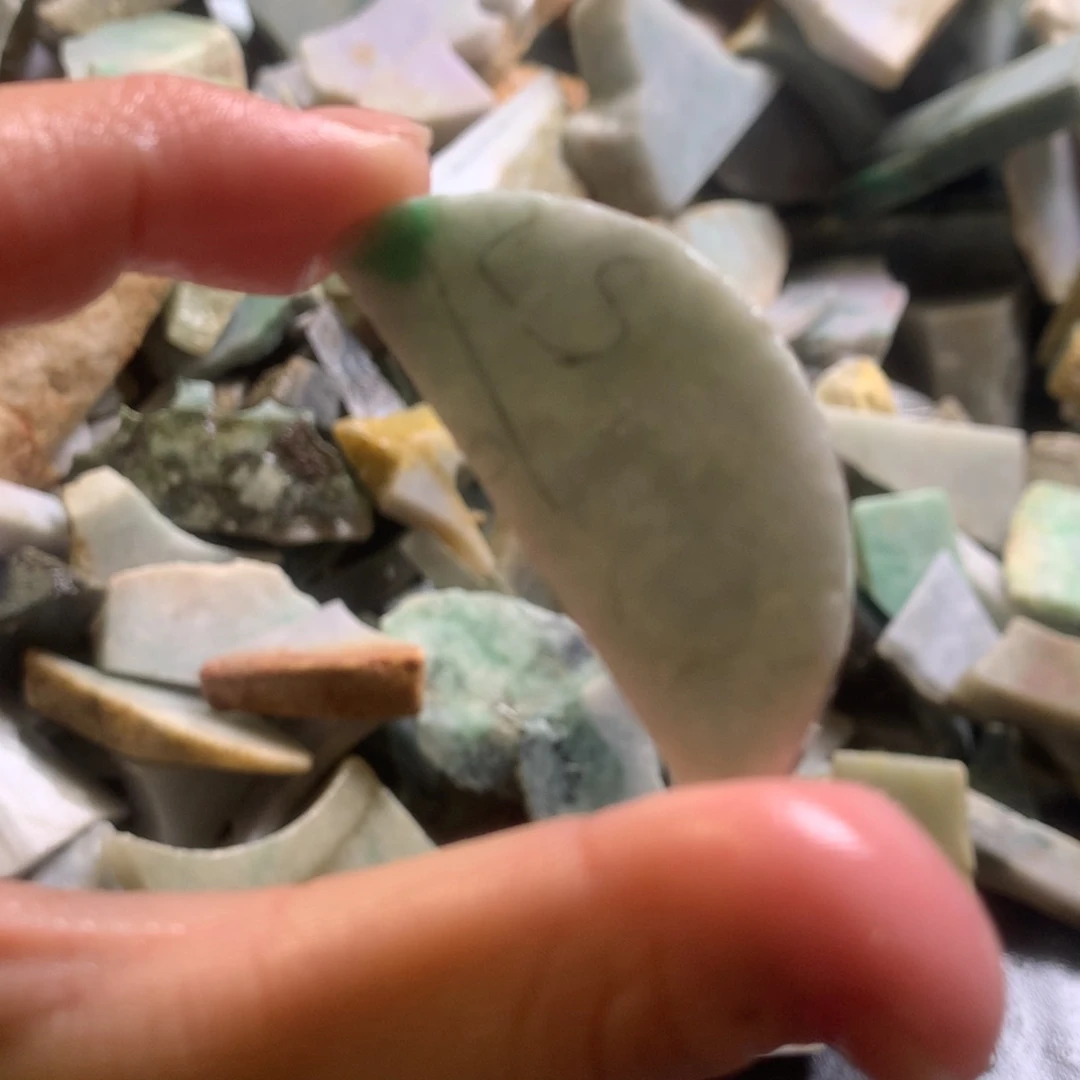 翡翠颈饰未镶嵌缅甸翡翠