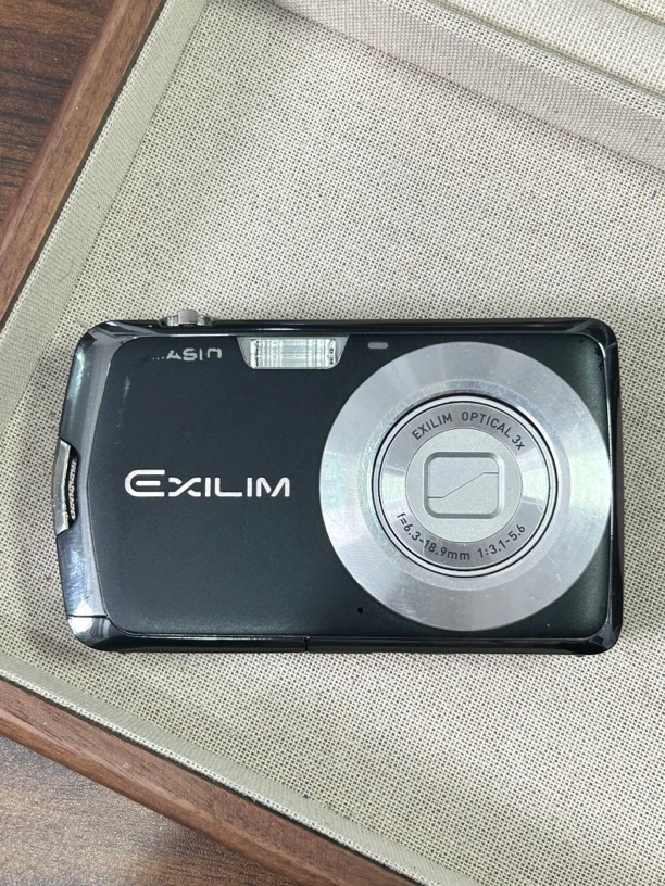9新 Casio/卡西欧 z1 黑色 高清ccd数码相机