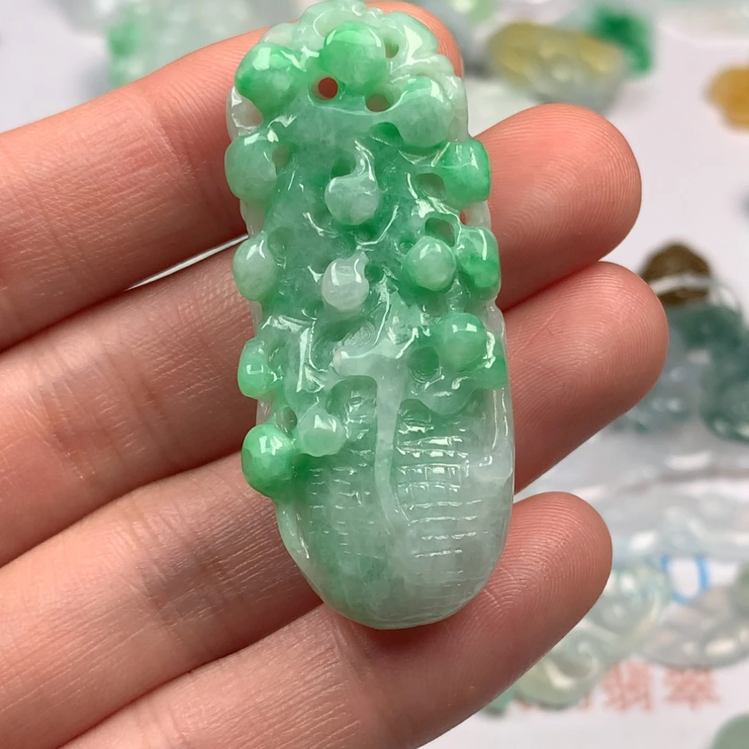 翡翠未镶嵌颈饰翡翠