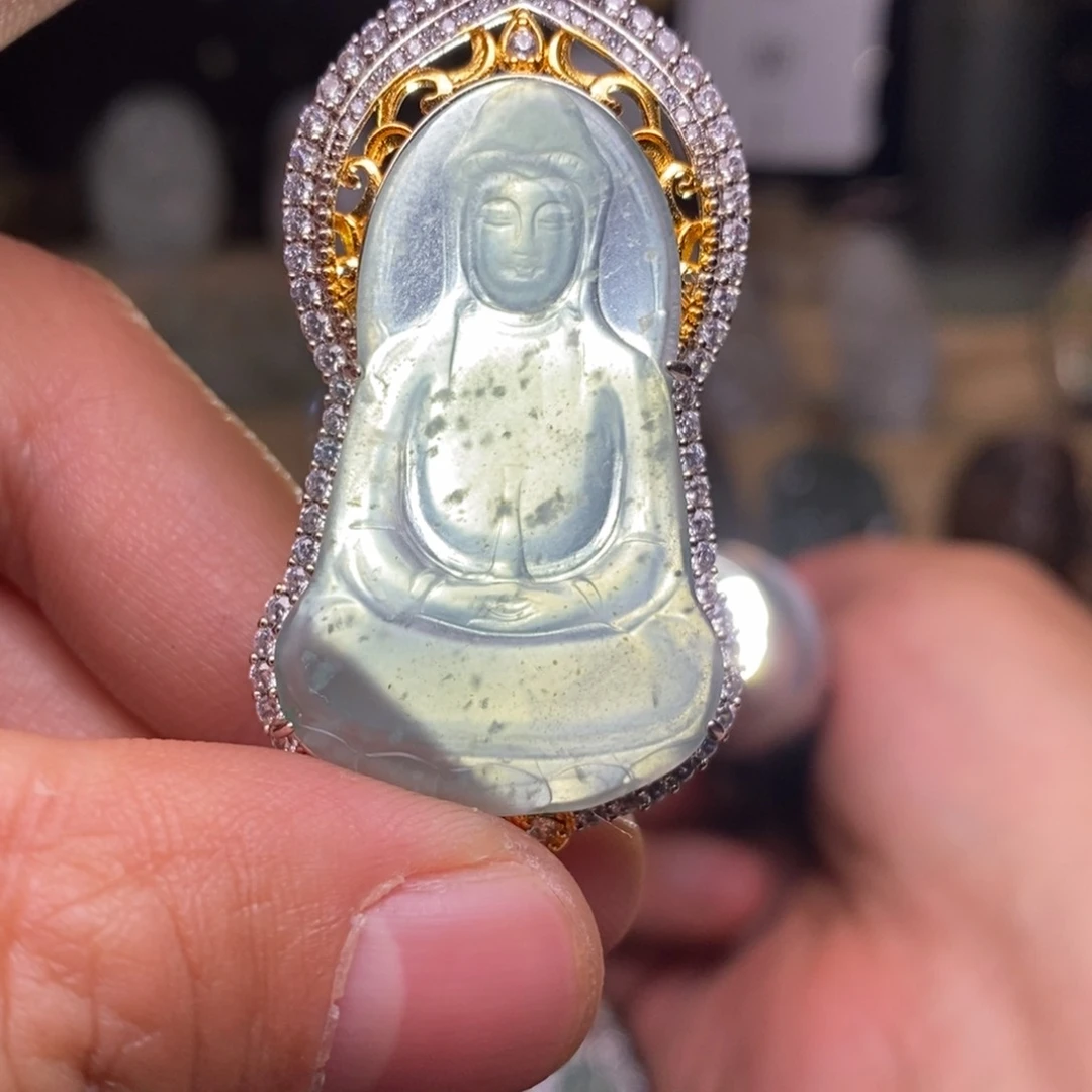 翡翠颈饰未镶嵌素衣