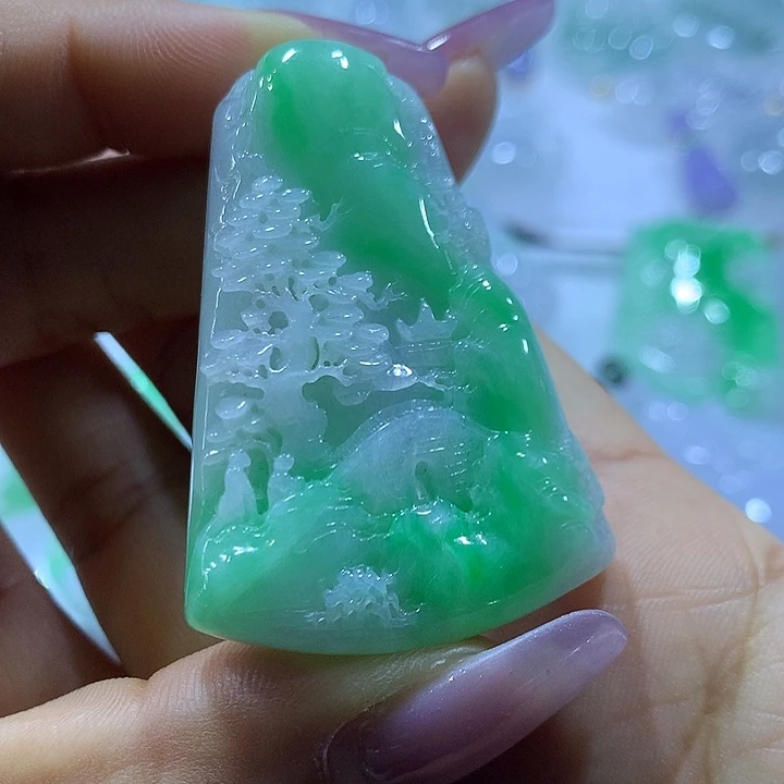 翡翠未镶嵌颈饰天然翡翠A货吊坠