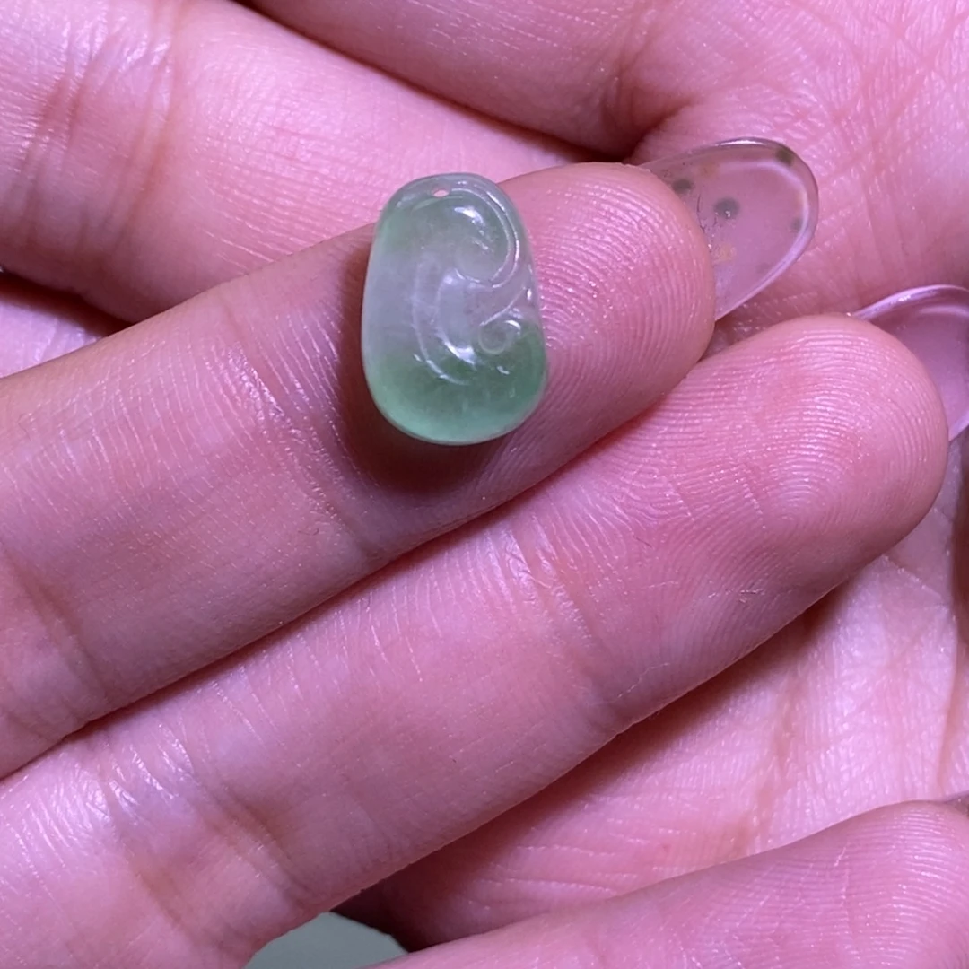 翡翠未镶嵌颈饰吊坠