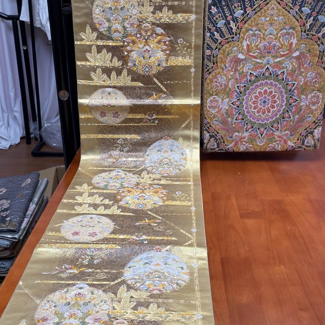 织绣鸳鸯唐草宝相