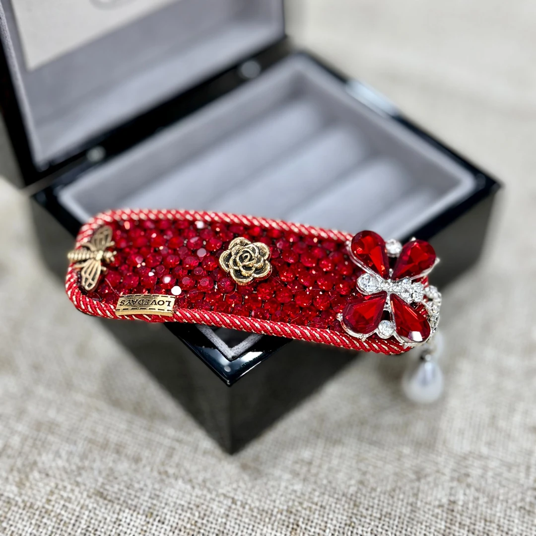 小香风满钻红色BB夹侧边夹