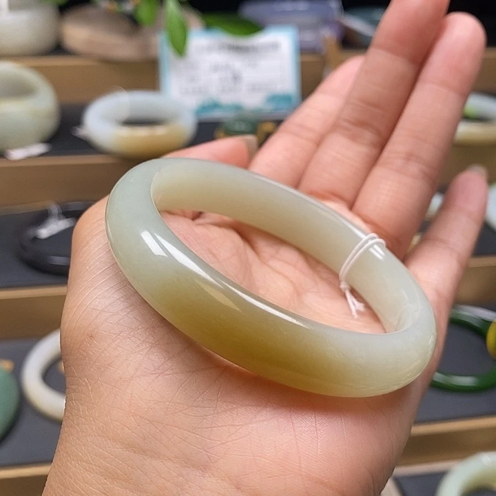 未镶嵌手镯和田玉55