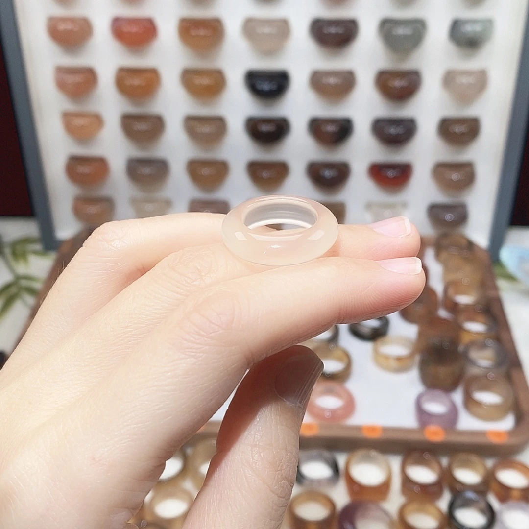 浅****玛瑙/玉髓未镶嵌戒指港1