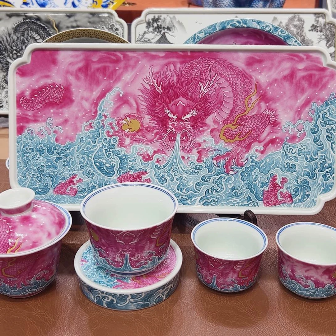 摆件景德镇陶瓷艺术展演区艺术展获