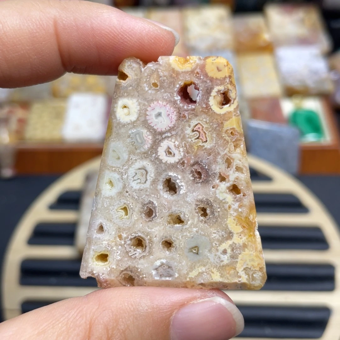 硅化玉未镶嵌颈饰k36