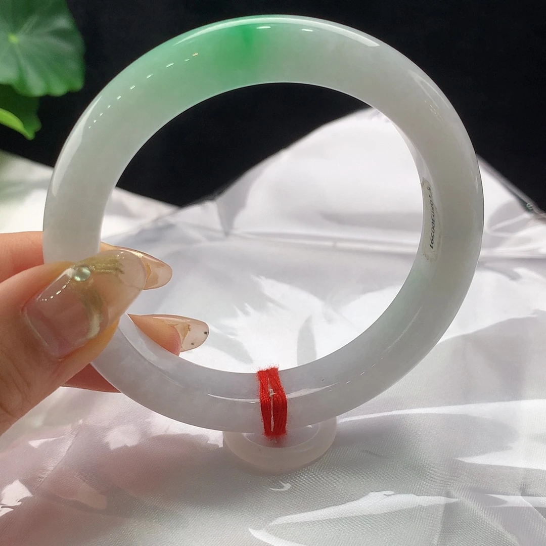 翡翠未镶嵌手镯圈口59